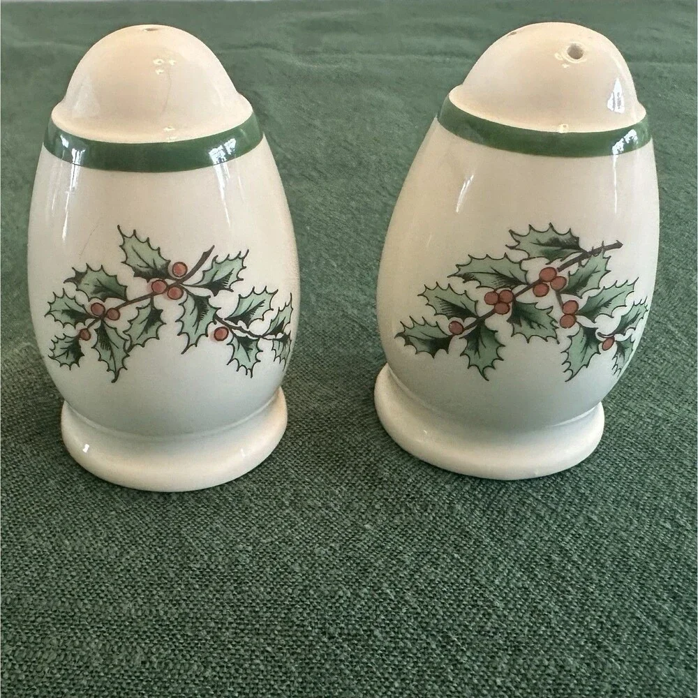 Vintage Spode Christmas Tree Salt & Pepper Shakers Green Trim Made in England